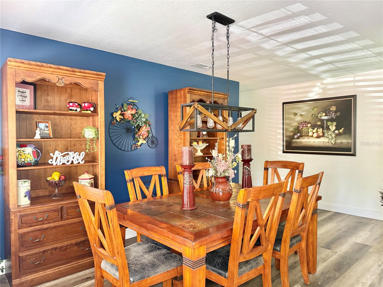 Image 3 of 40 For 207 Granada Court N