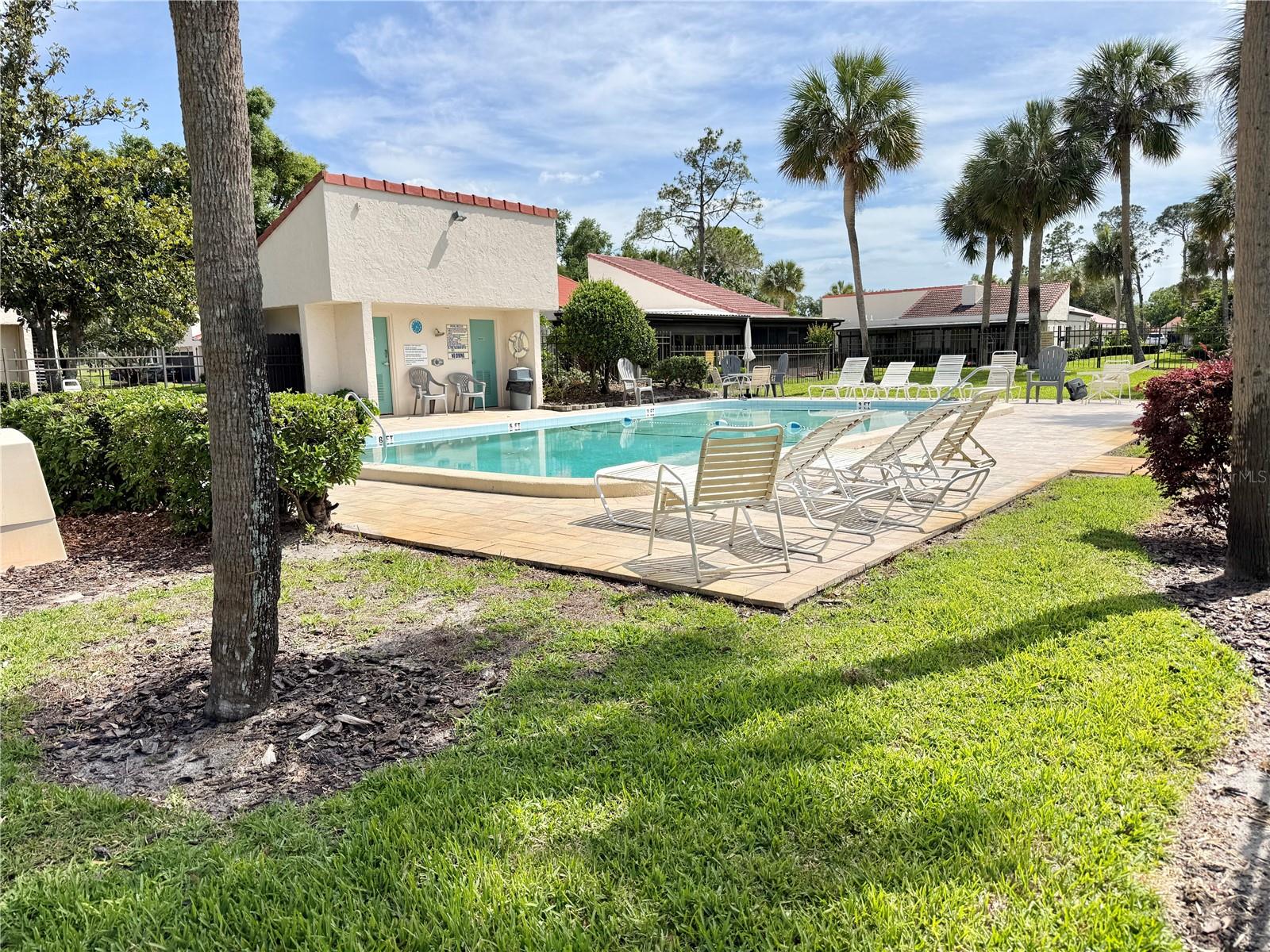 Image 36 of 40 For 207 Granada Court N