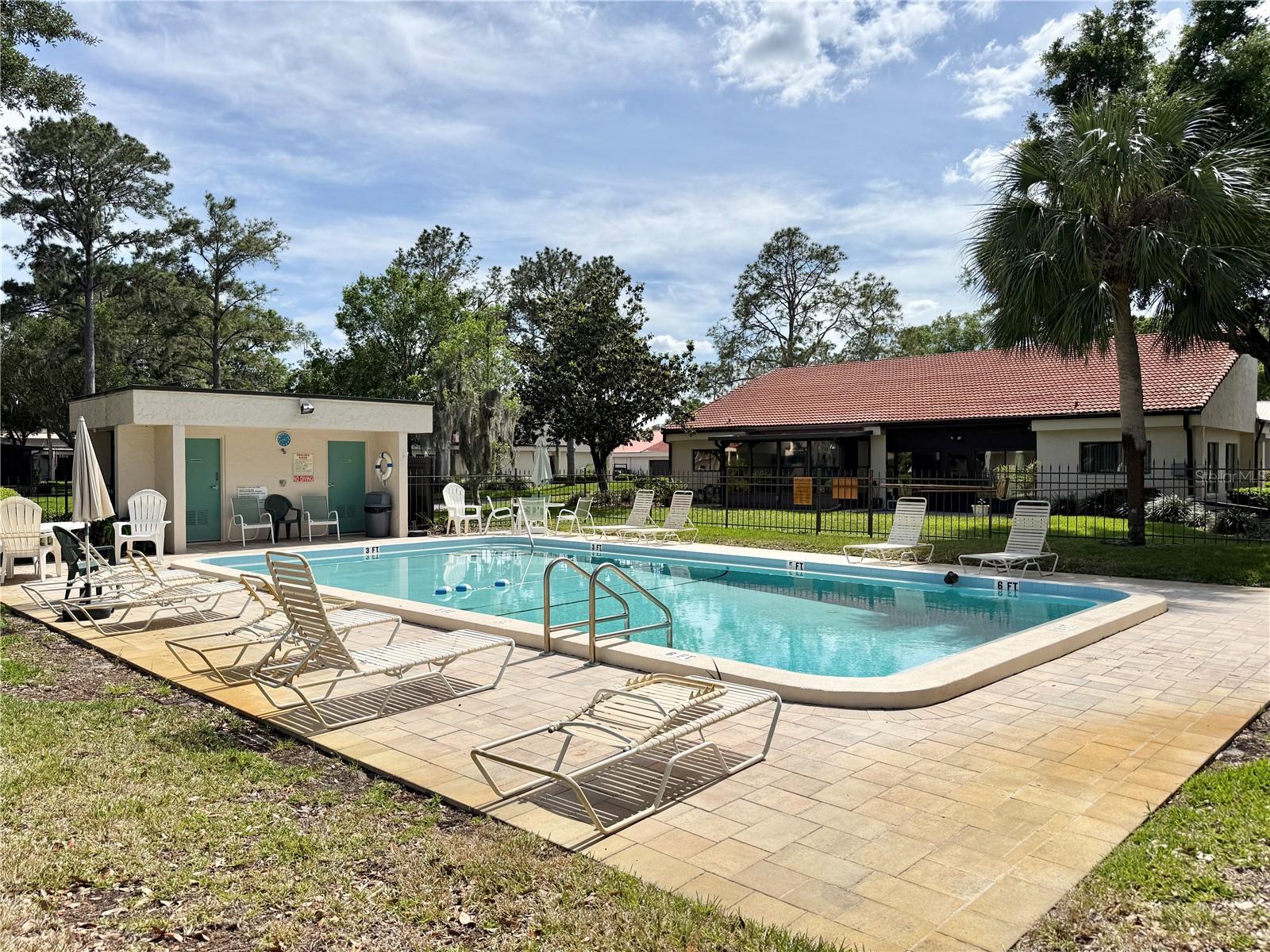 Image 37 of 40 For 207 Granada Court N