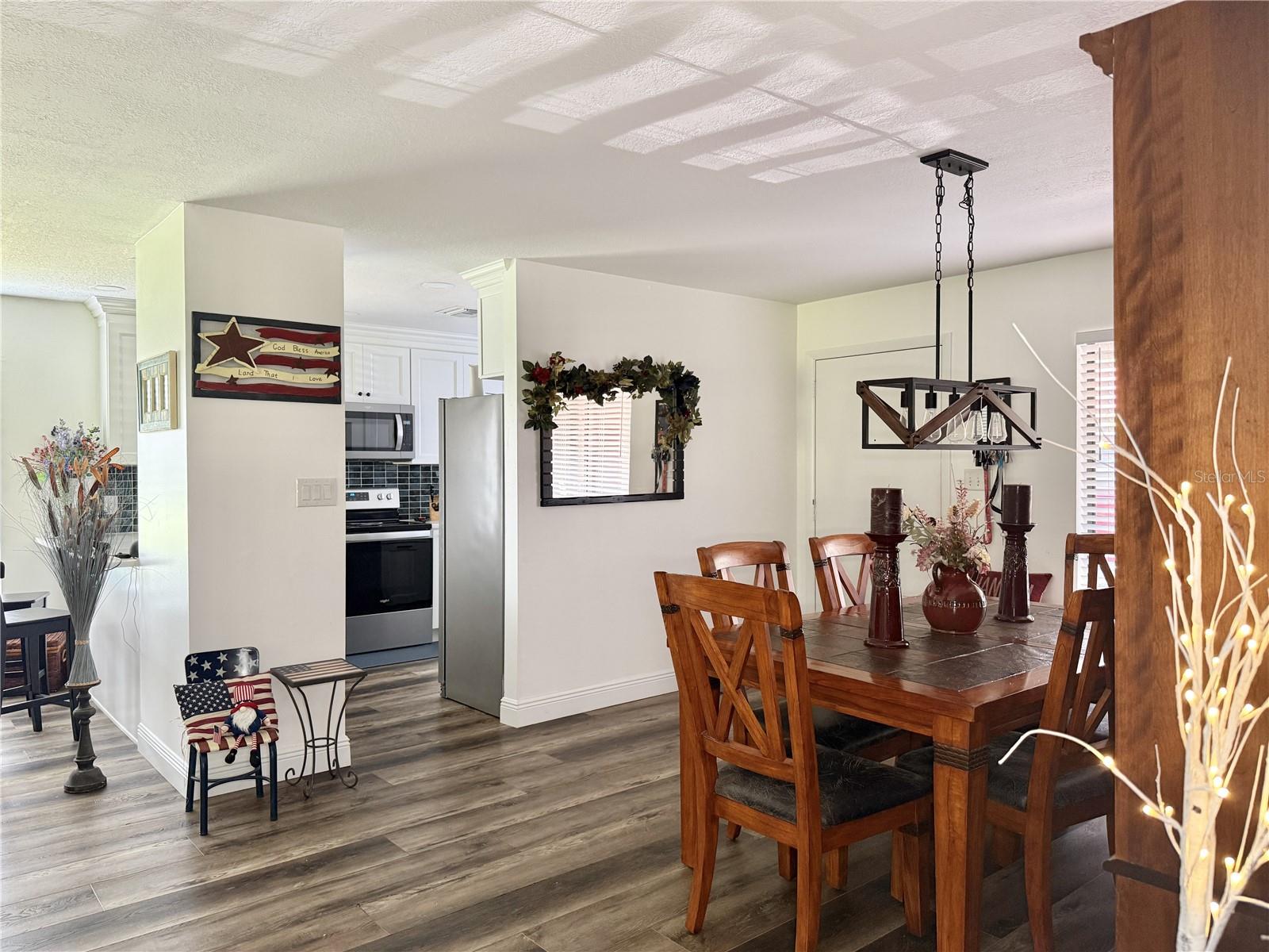 Image 5 of 40 For 207 Granada Court N