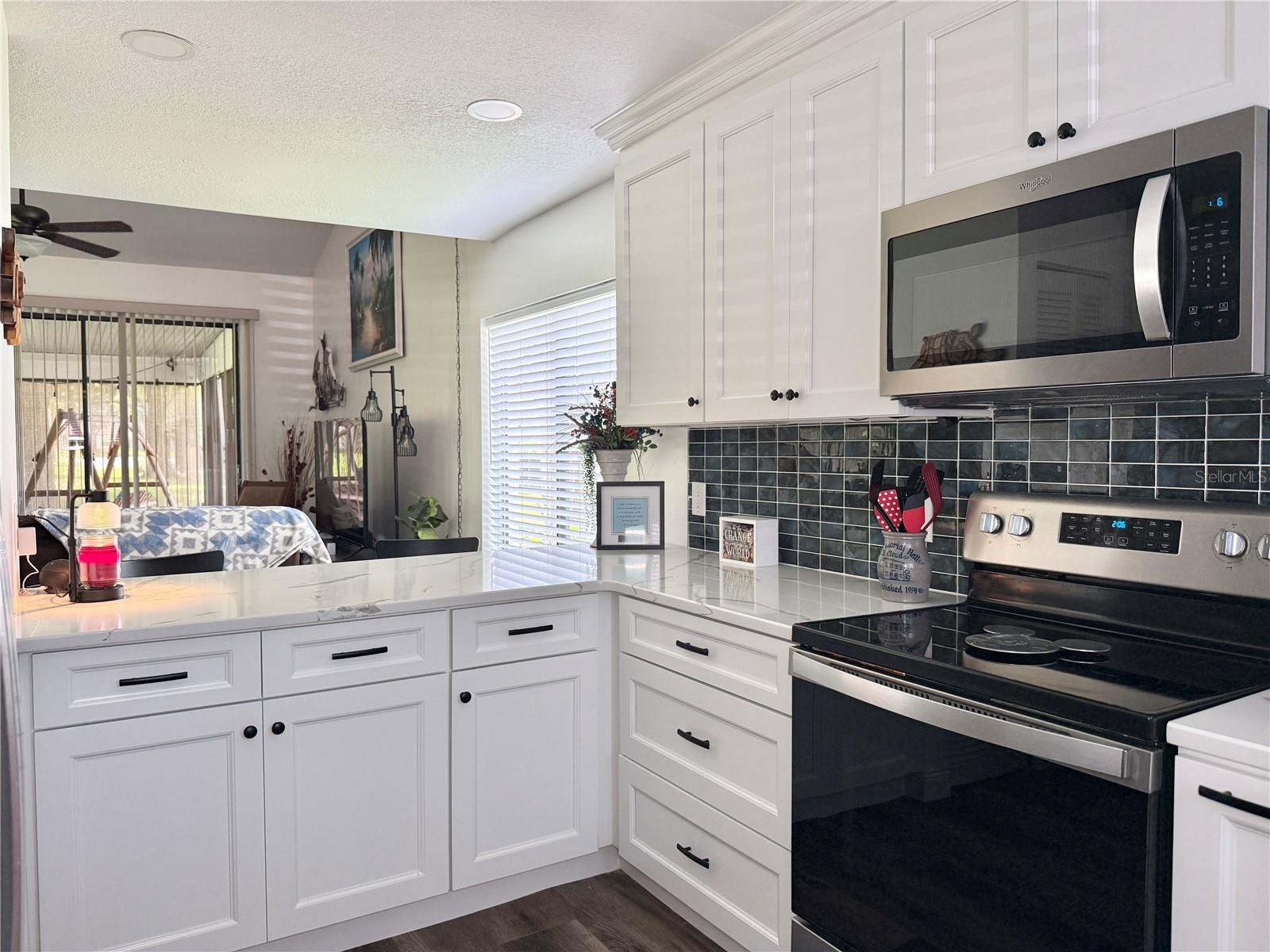 Image 7 of 40 For 207 Granada Court N