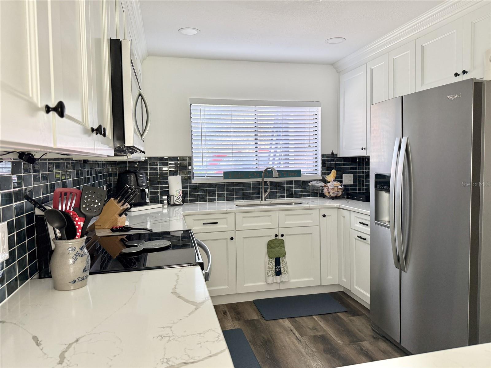 Image 8 of 40 For 207 Granada Court N