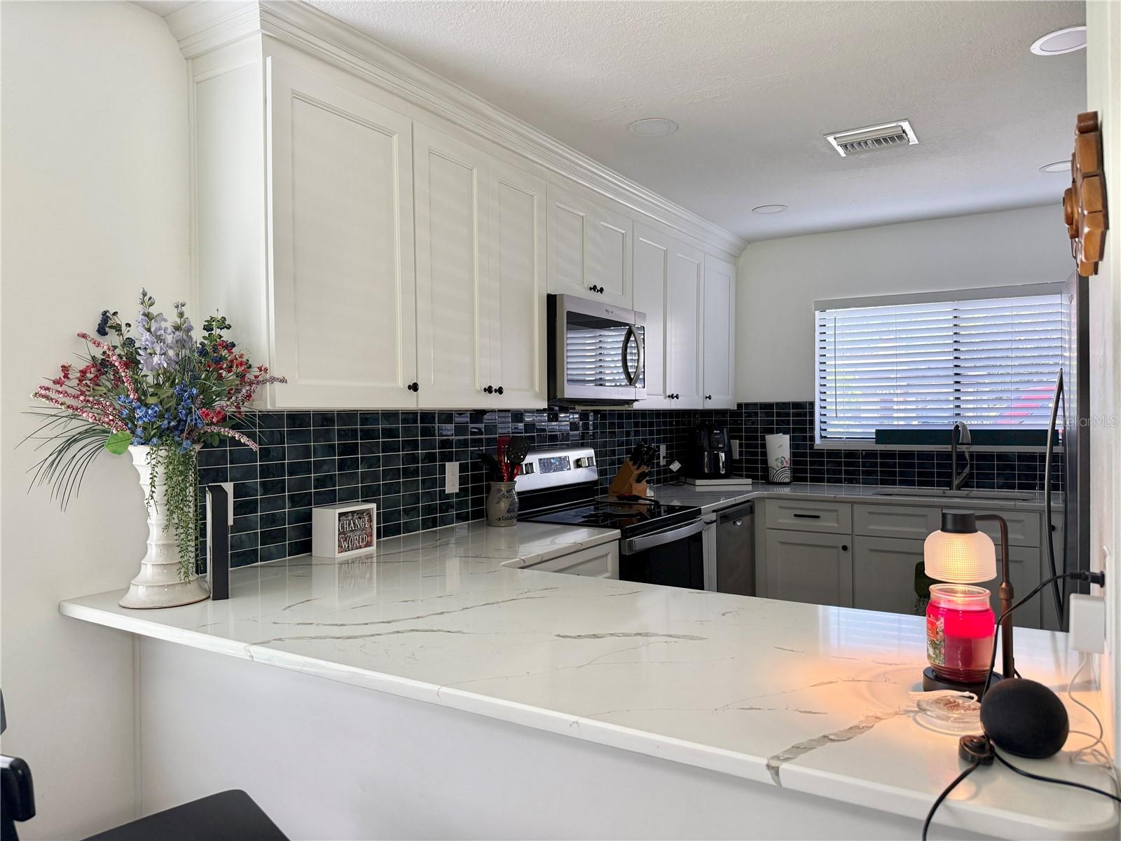 Image 9 of 40 For 207 Granada Court N