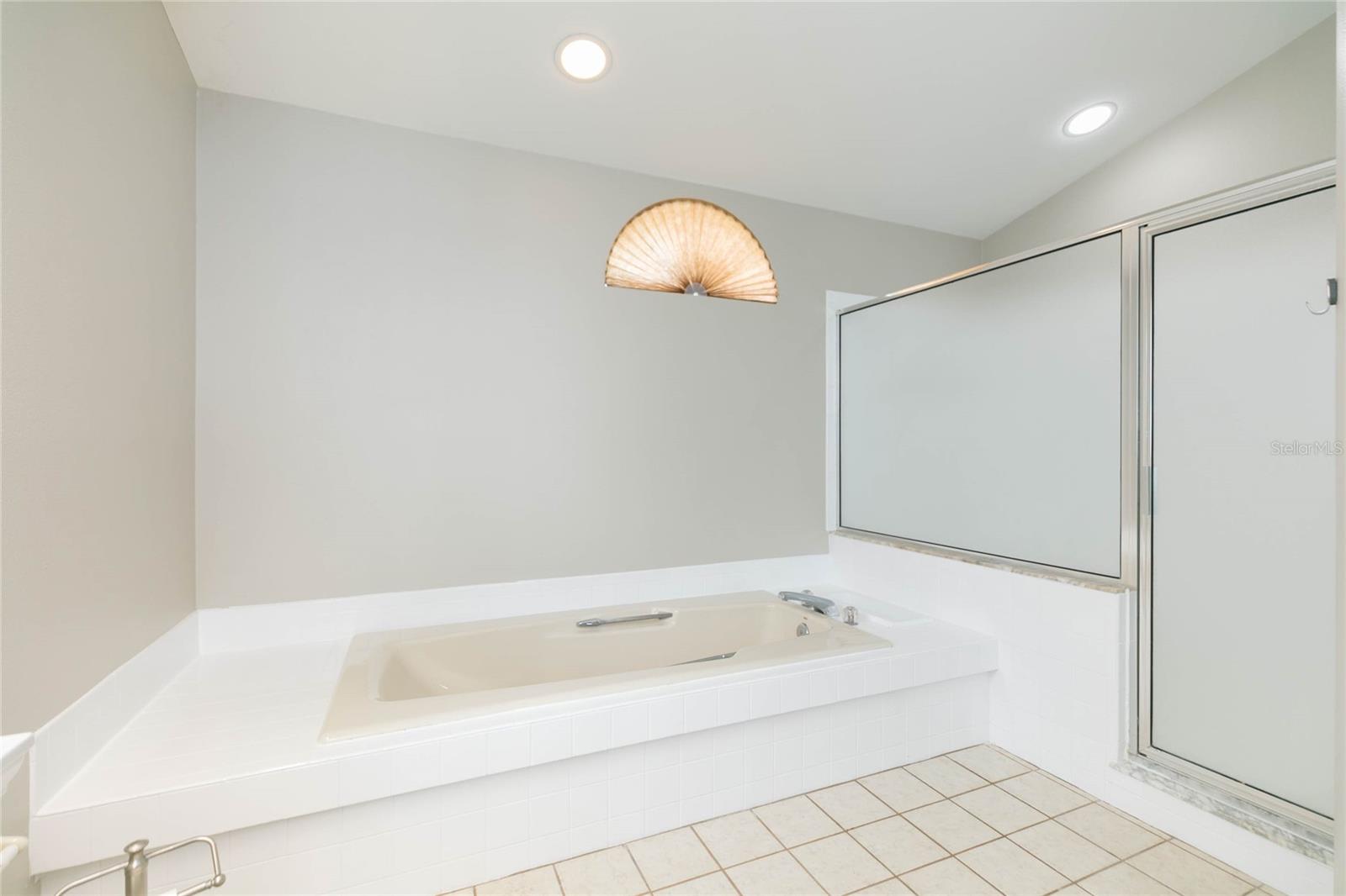 Image 27 of 40 For 2528 Brimhollow Drive