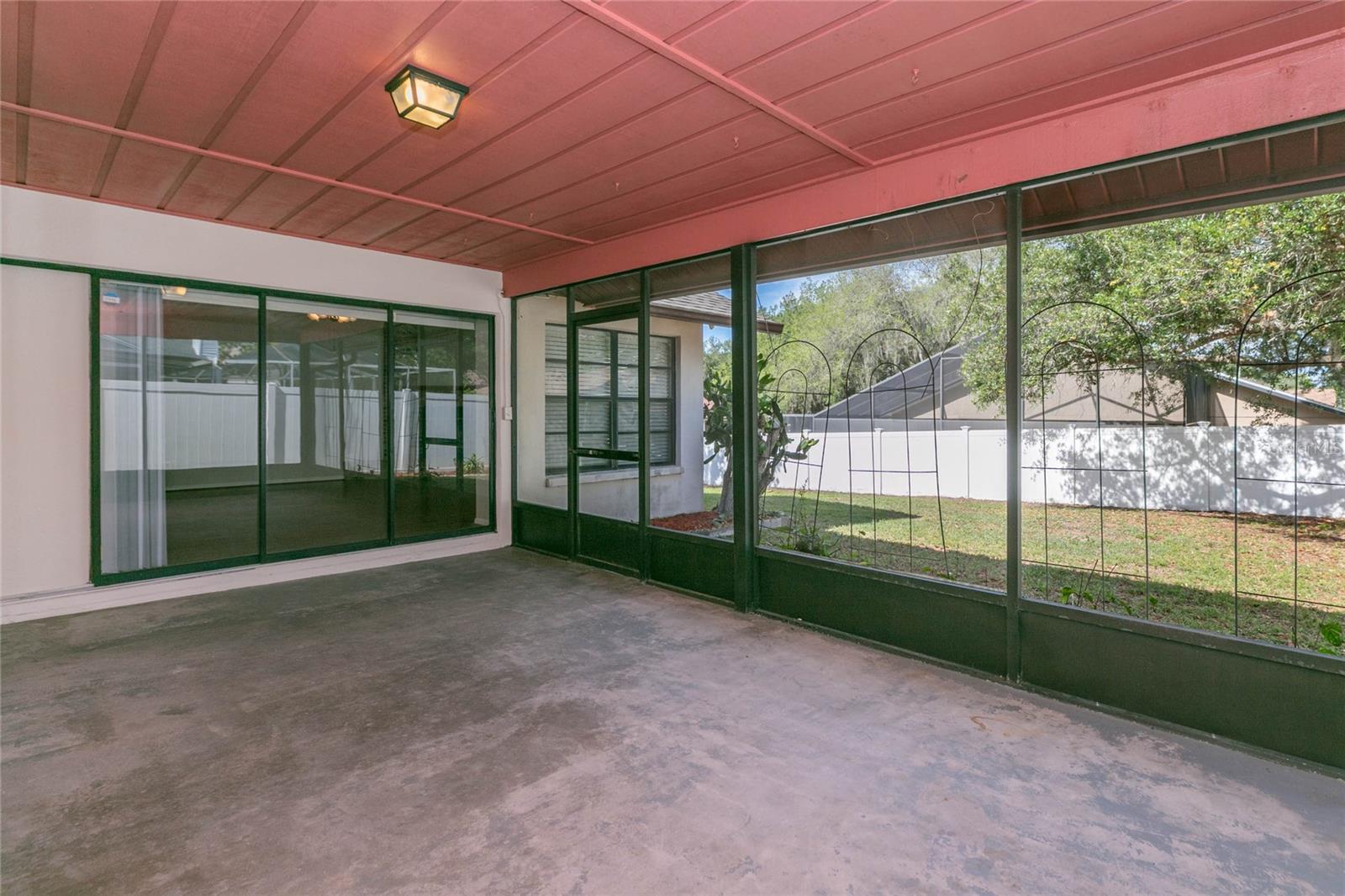 Image 31 of 40 For 2528 Brimhollow Drive