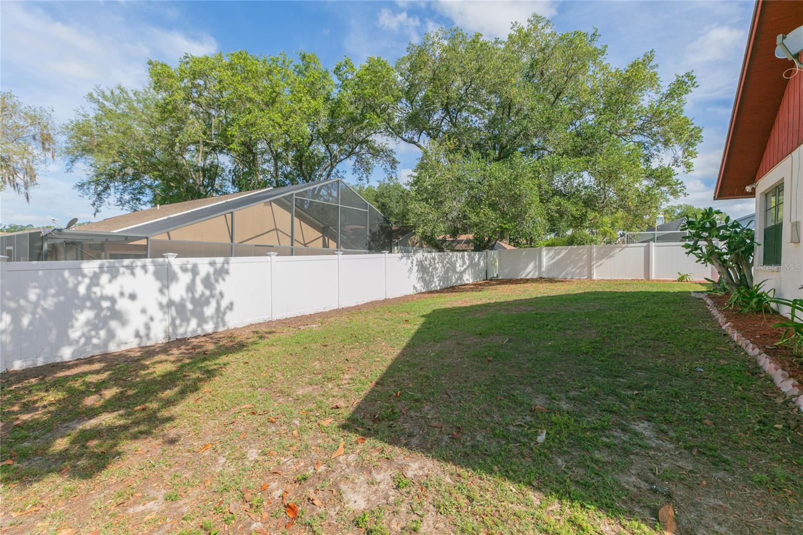 Image 33 of 40 For 2528 Brimhollow Drive