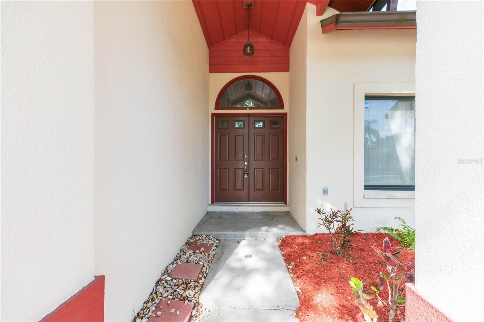 Image 5 of 40 For 2528 Brimhollow Drive