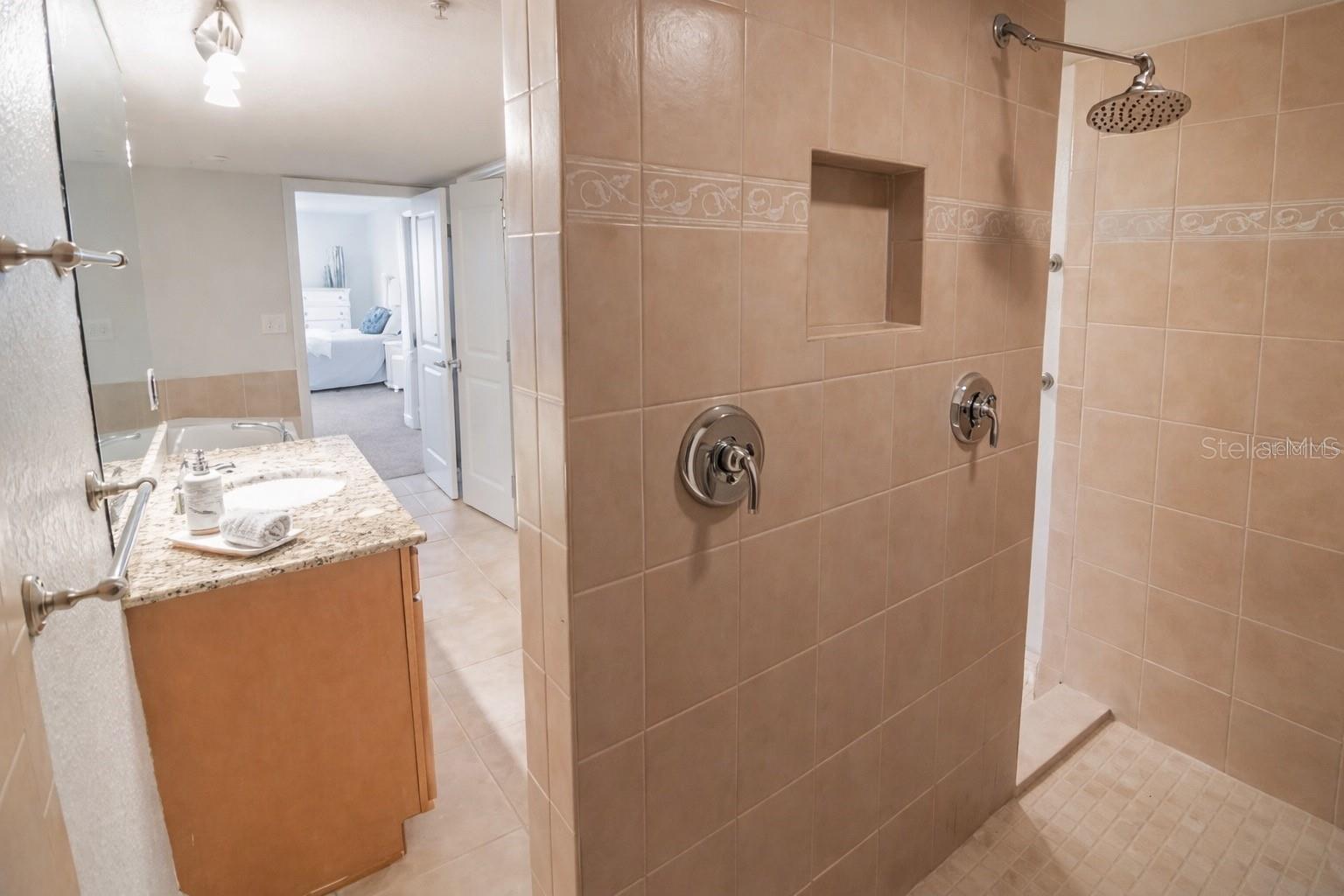 Image 19 of 33 For 5353 Gulf Boulevard A404