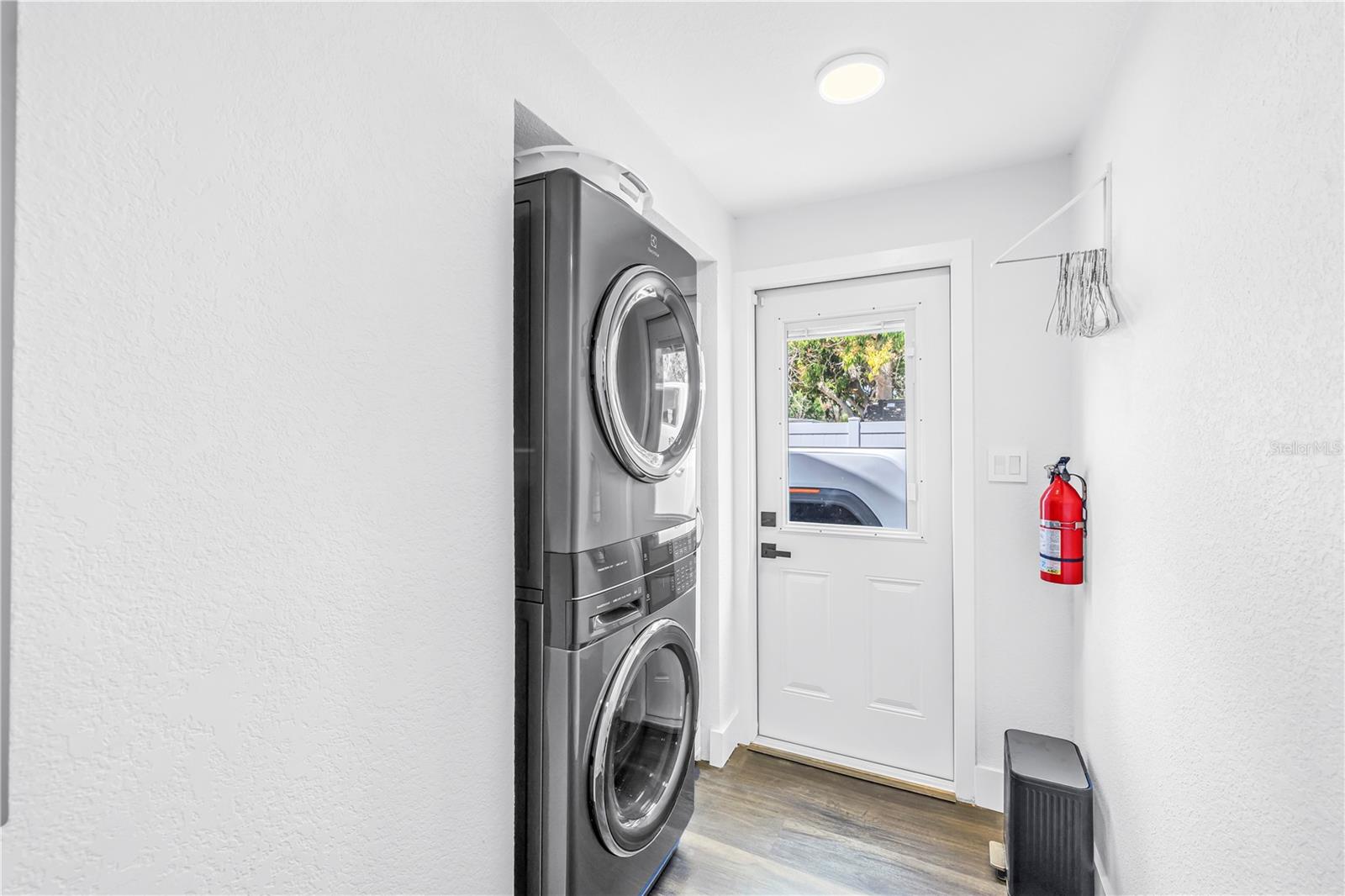 Image 12 of 73 For 7218 Park Street S