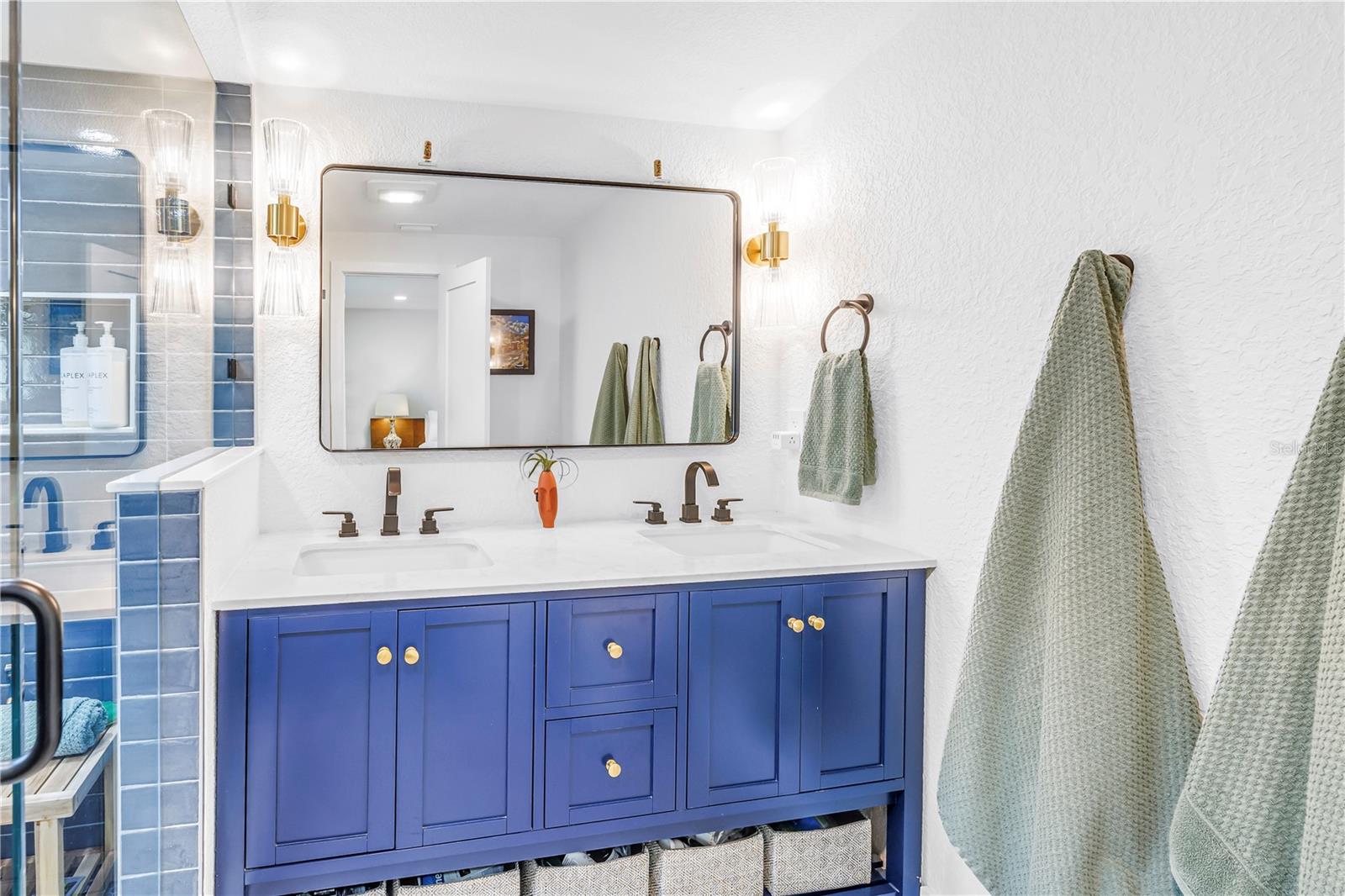 Image 17 of 73 For 7218 Park Street S