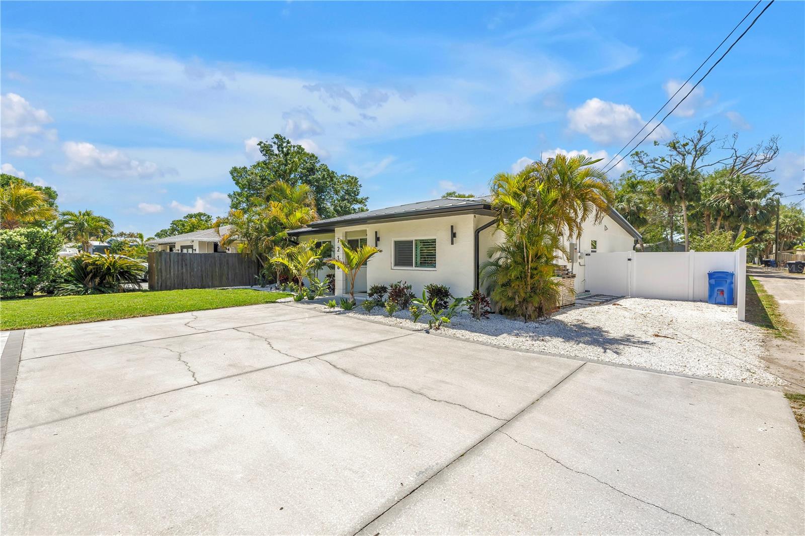 Image 5 of 73 For 7218 Park Street S