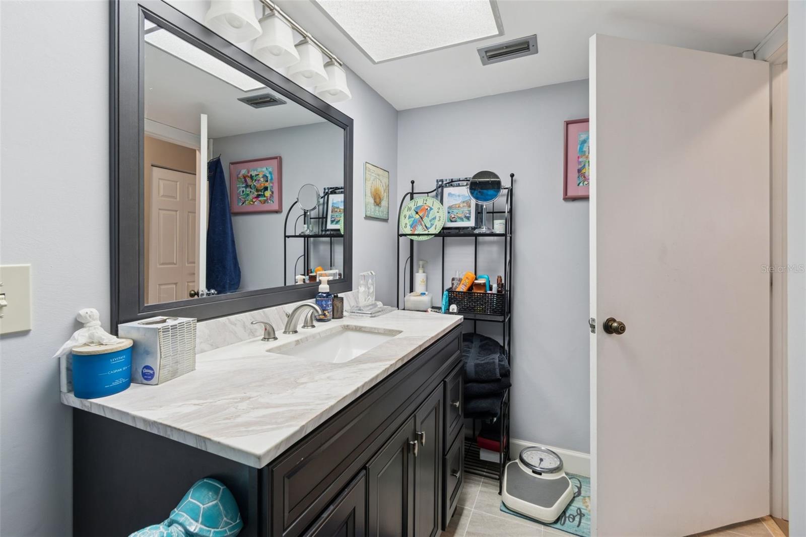 Image 25 of 42 For 5220 Brittany Drive S 501