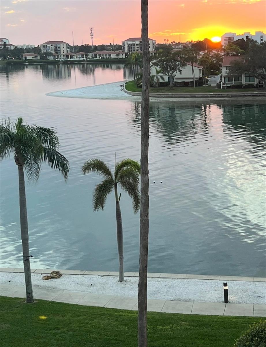 Image 39 of 42 For 5220 Brittany Drive S 501