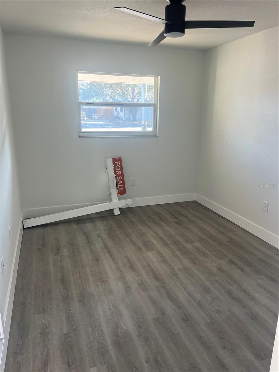 Image 11 of 39 For 4075 38th Avenue N