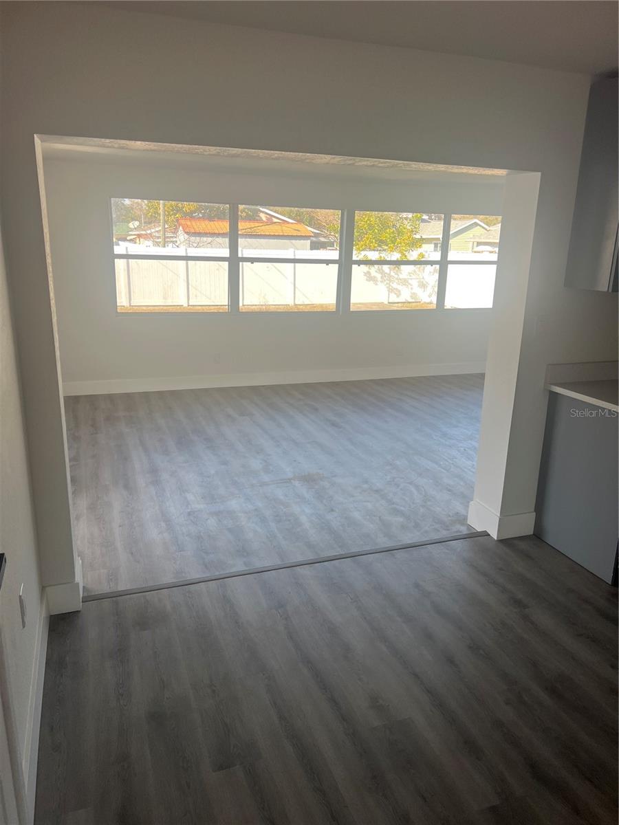 Image 12 of 39 For 4075 38th Avenue N