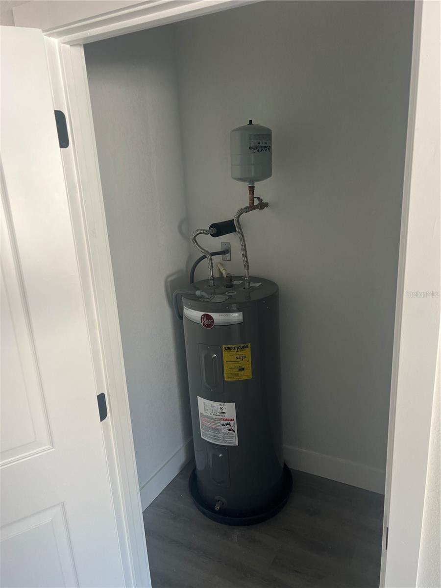 Image 22 of 39 For 4075 38th Avenue N