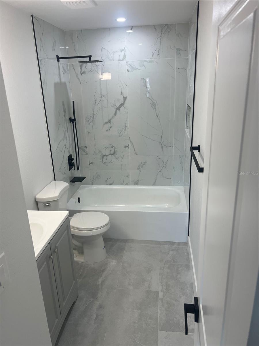 Image 24 of 39 For 4075 38th Avenue N