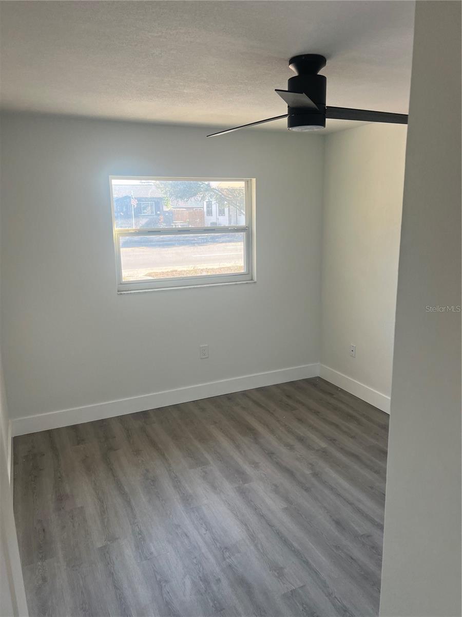 Image 27 of 39 For 4075 38th Avenue N