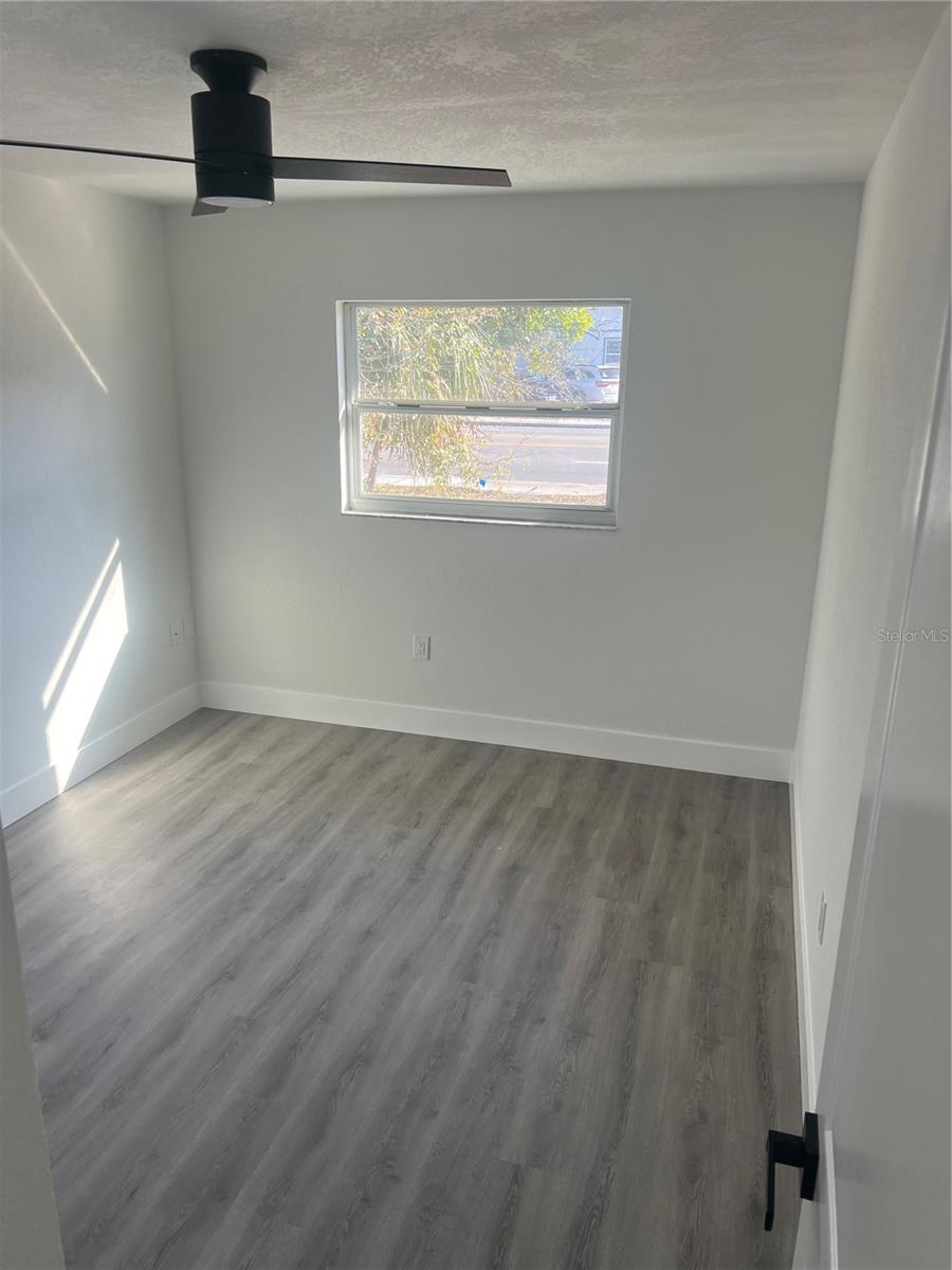 Image 30 of 39 For 4075 38th Avenue N