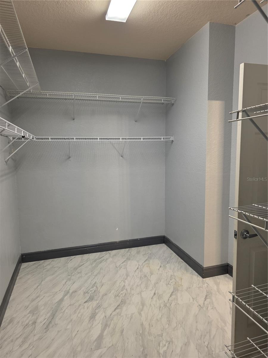 Image 19 of 23 For 2850 Sheldon Street