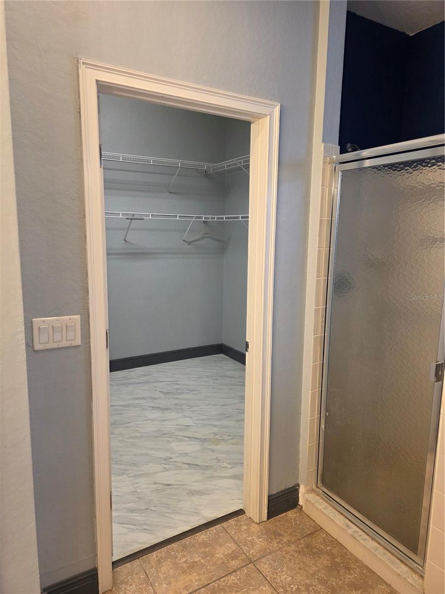 Image 20 of 23 For 2850 Sheldon Street