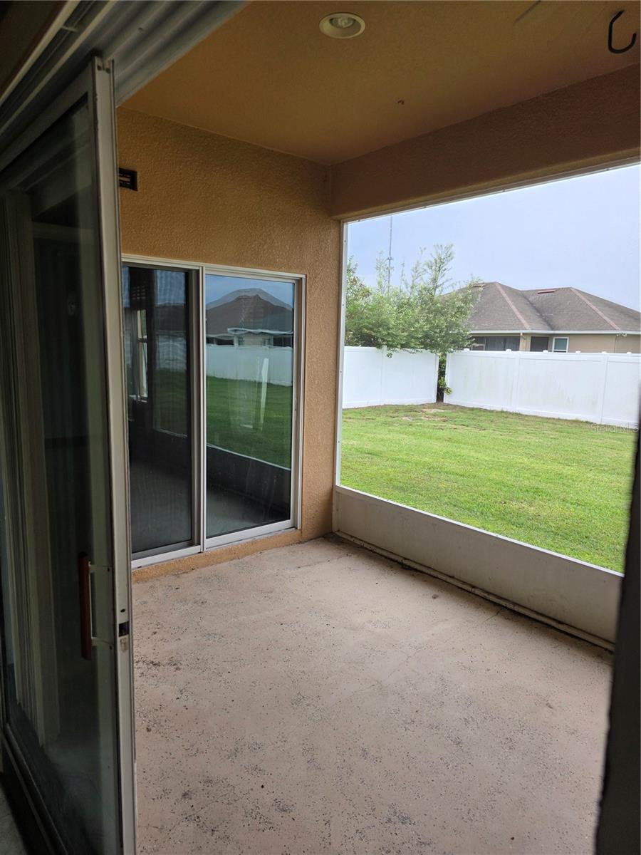 Image 21 of 23 For 2850 Sheldon Street