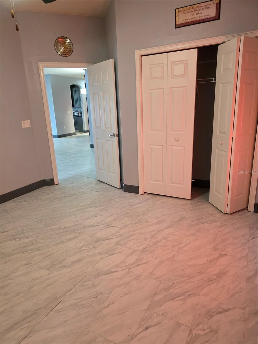 Image 22 of 23 For 2850 Sheldon Street