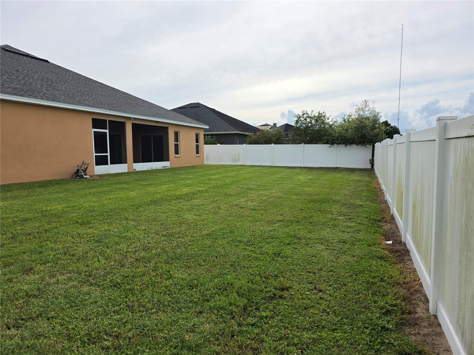 Image 5 of 23 For 2850 Sheldon Street