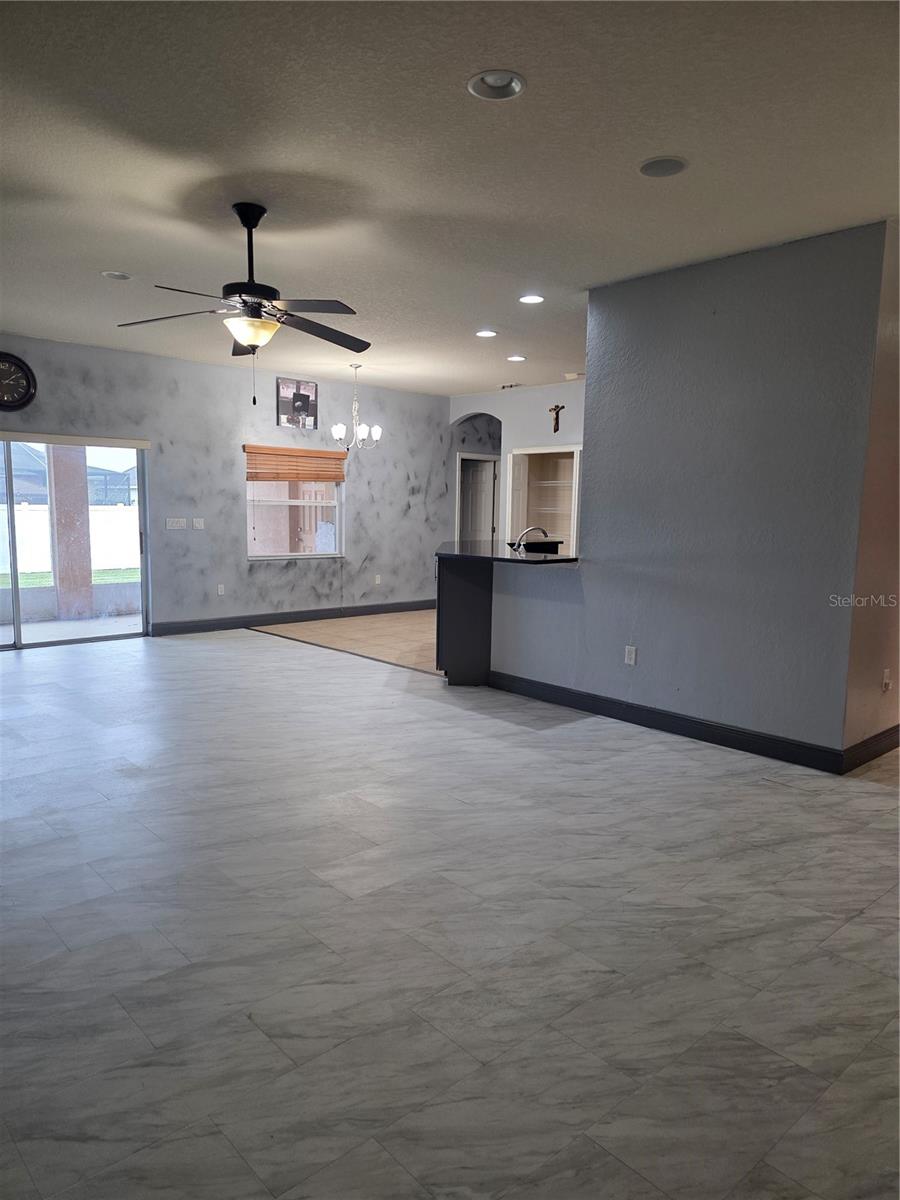 Image 9 of 23 For 2850 Sheldon Street