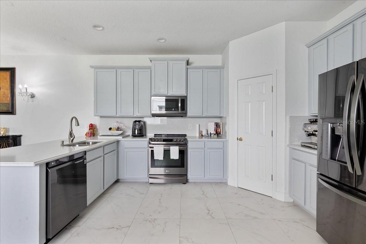 Image 23 of 50 For 4445 Amberly Oaks Court