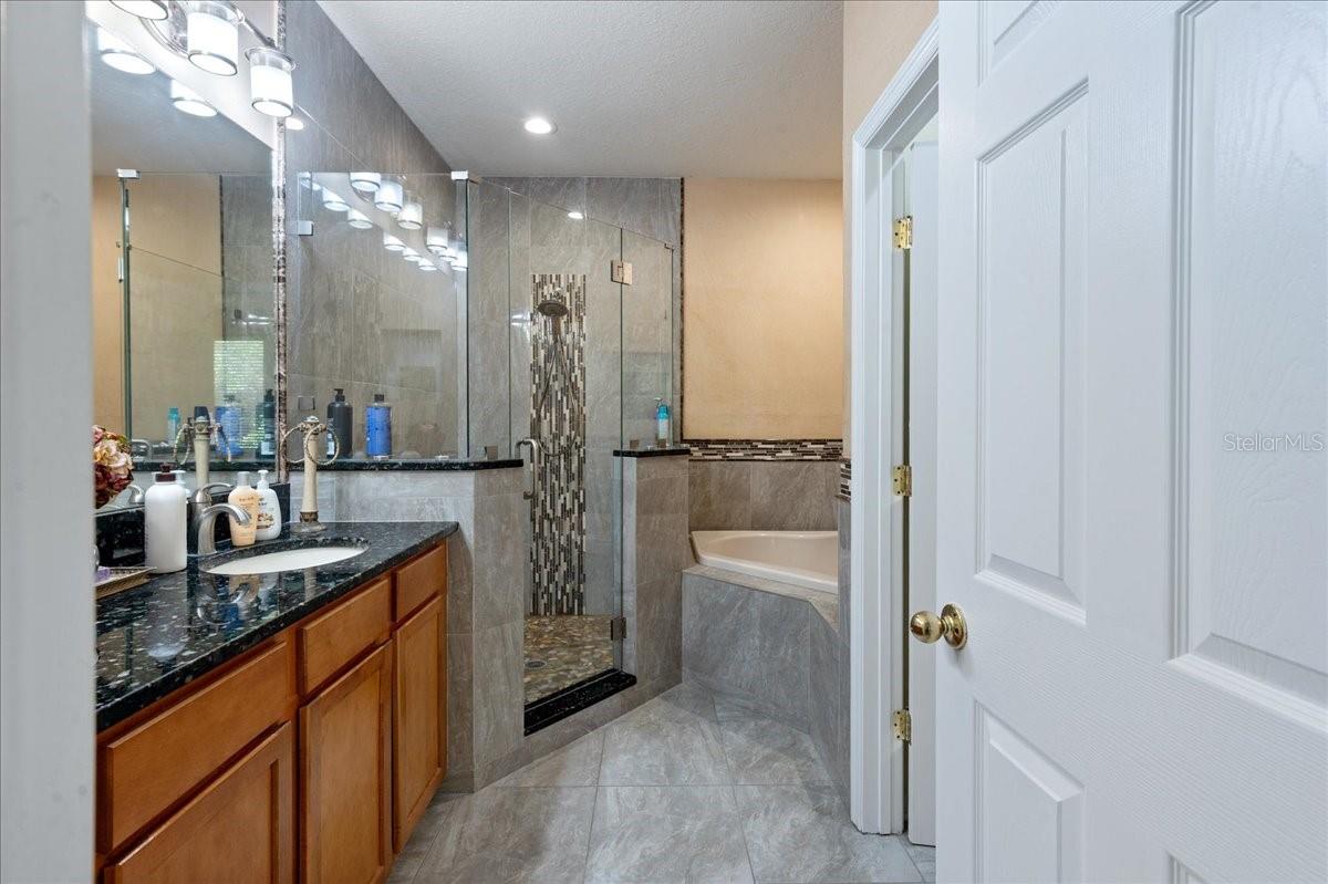 Image 38 of 50 For 4445 Amberly Oaks Court