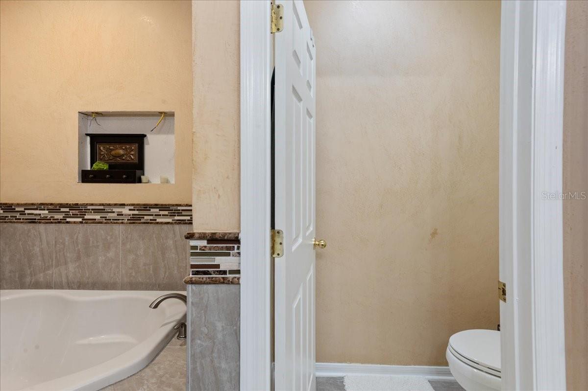 Image 40 of 50 For 4445 Amberly Oaks Court