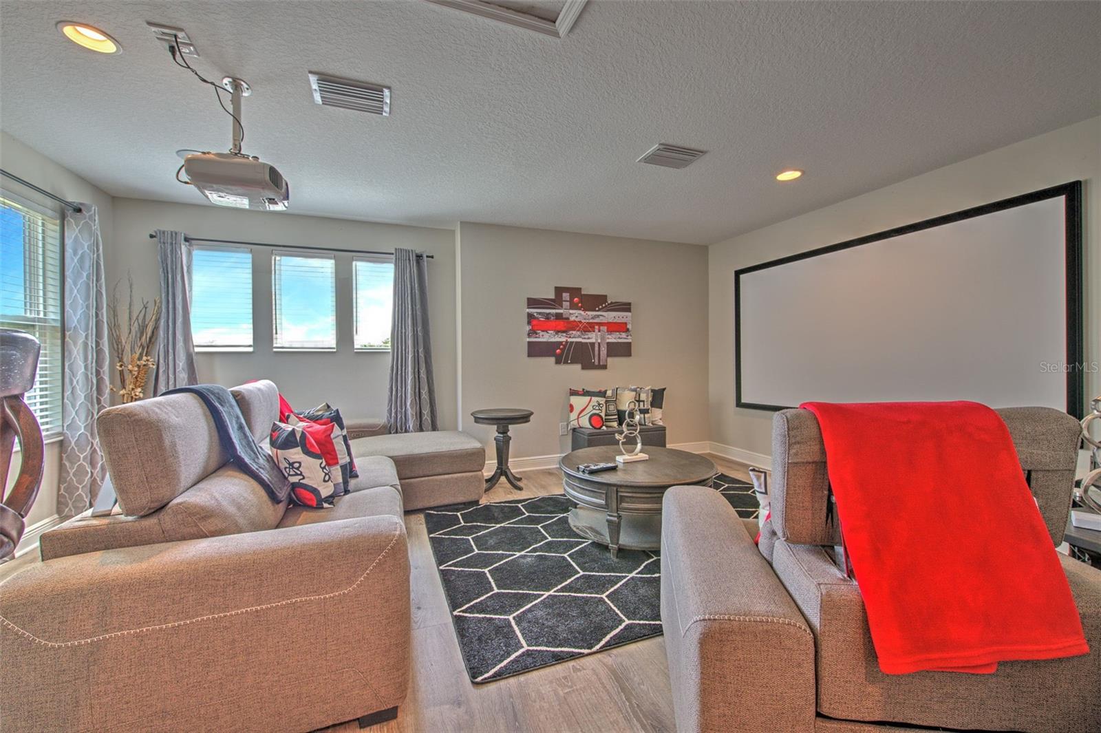 Image 60 of 70 For 7401 Paradiso Drive