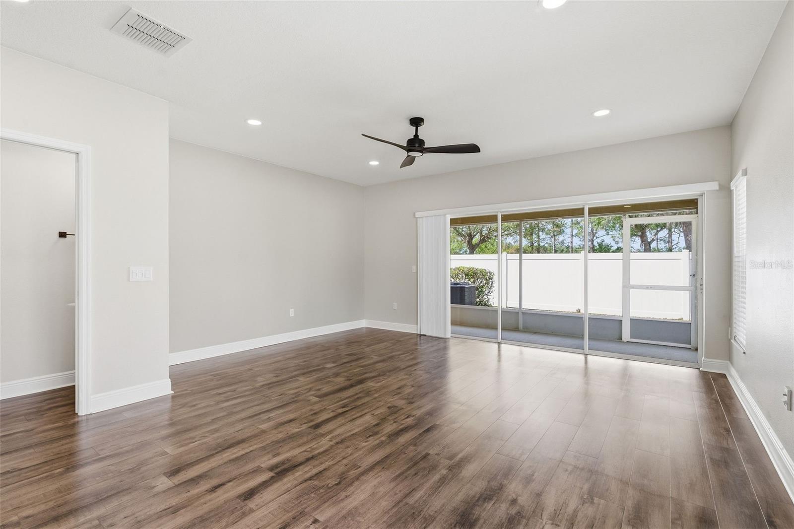 Image 9 of 27 For 20484 Needletree Drive