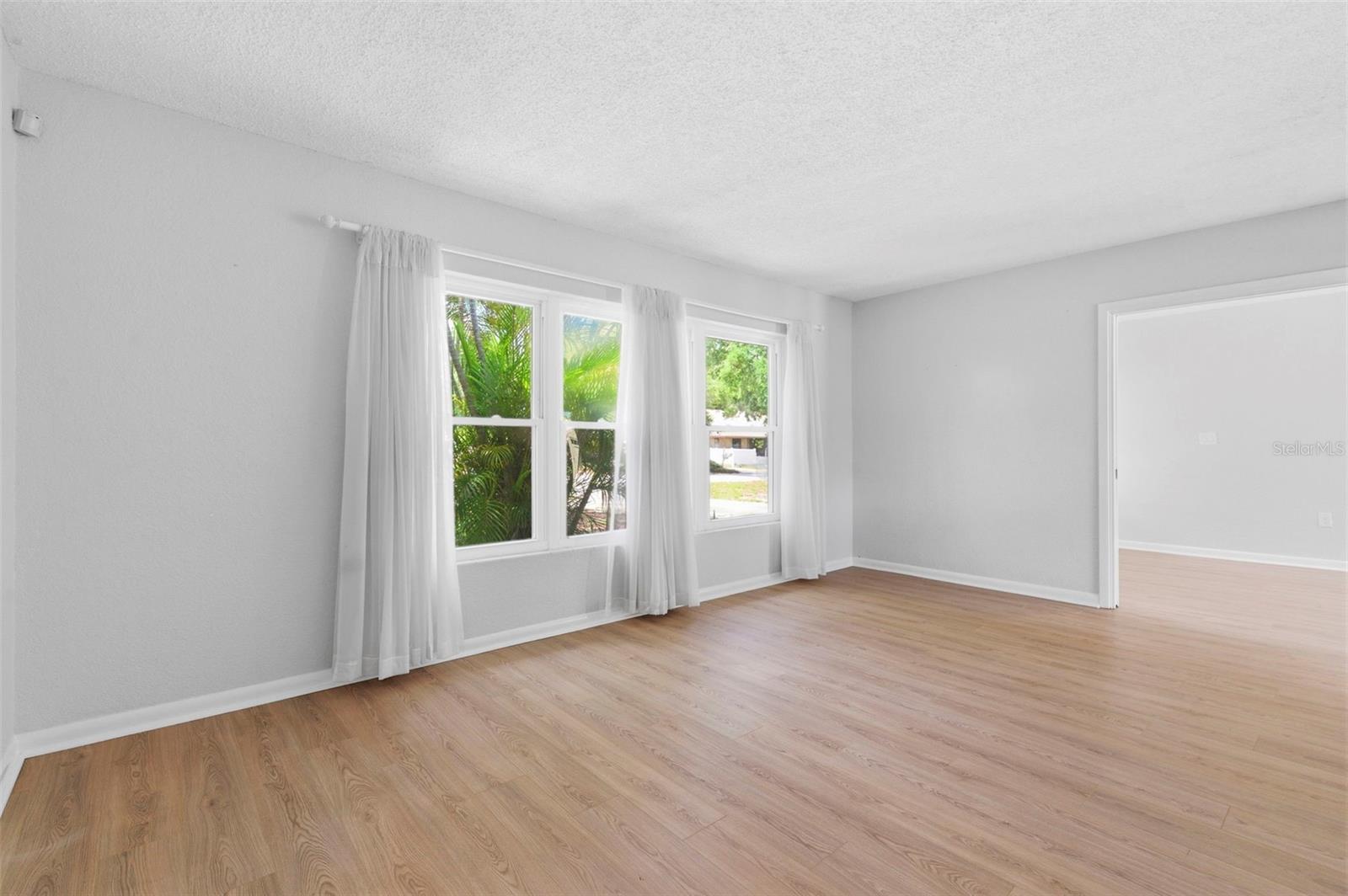 Image 11 of 39 For 1600 Sherwood Street