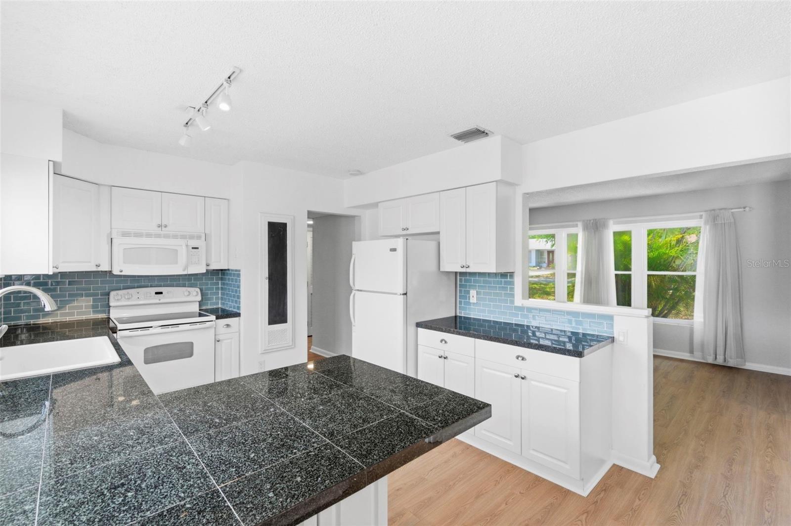 Image 14 of 39 For 1600 Sherwood Street