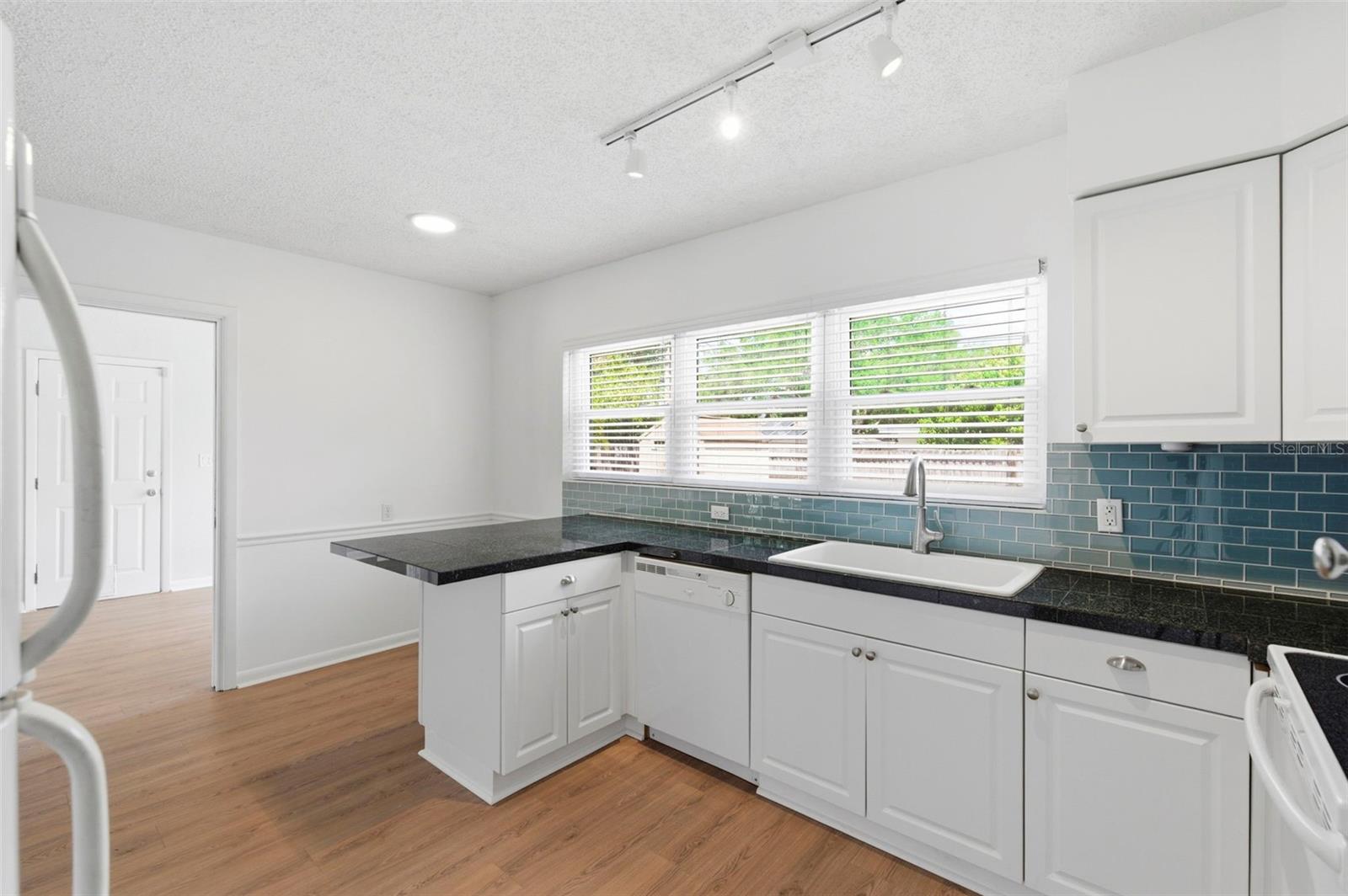 Image 18 of 39 For 1600 Sherwood Street