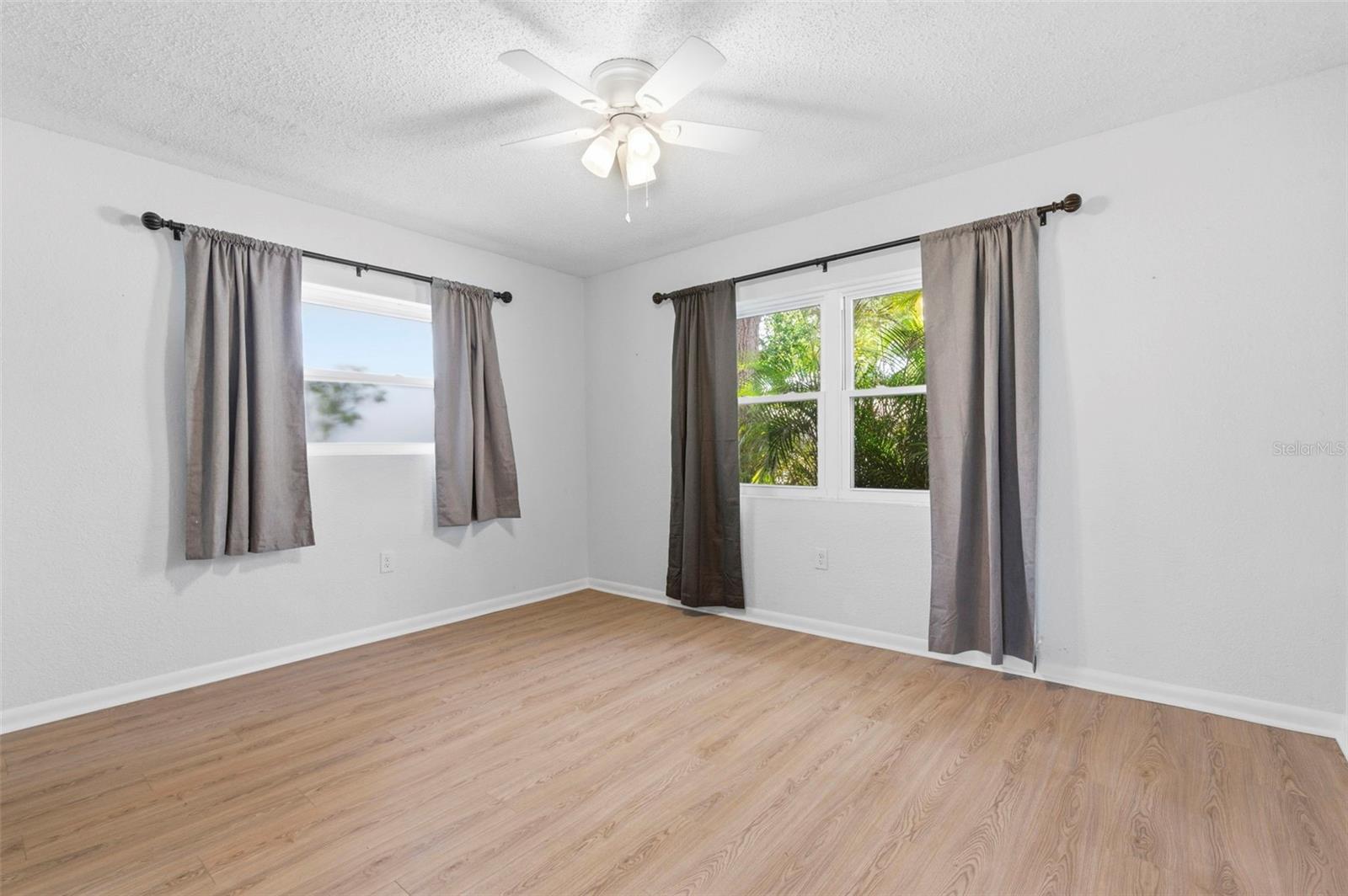 Image 23 of 39 For 1600 Sherwood Street