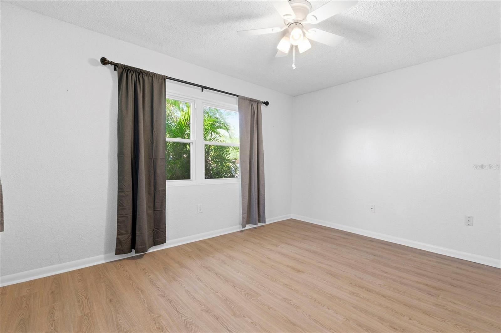 Image 26 of 39 For 1600 Sherwood Street