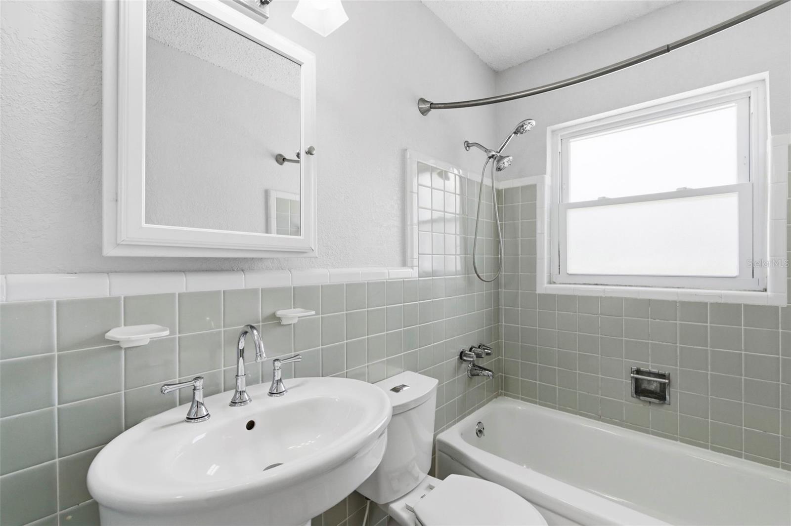 Image 5 of 39 For 1600 Sherwood Street