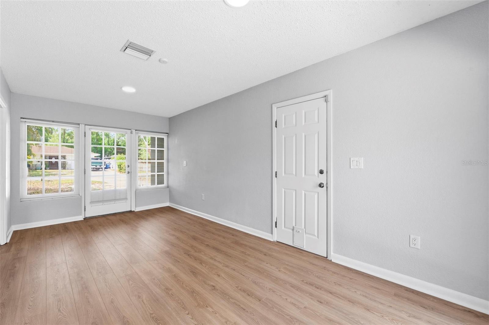 Image 8 of 39 For 1600 Sherwood Street