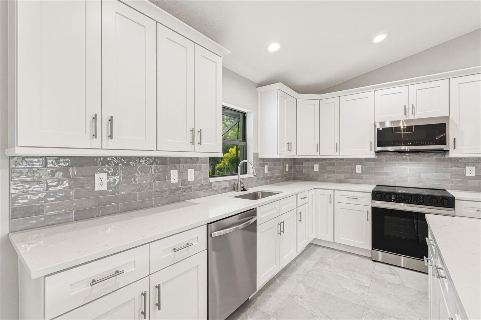 Image 13 of 35 For 7090 Bargello Street