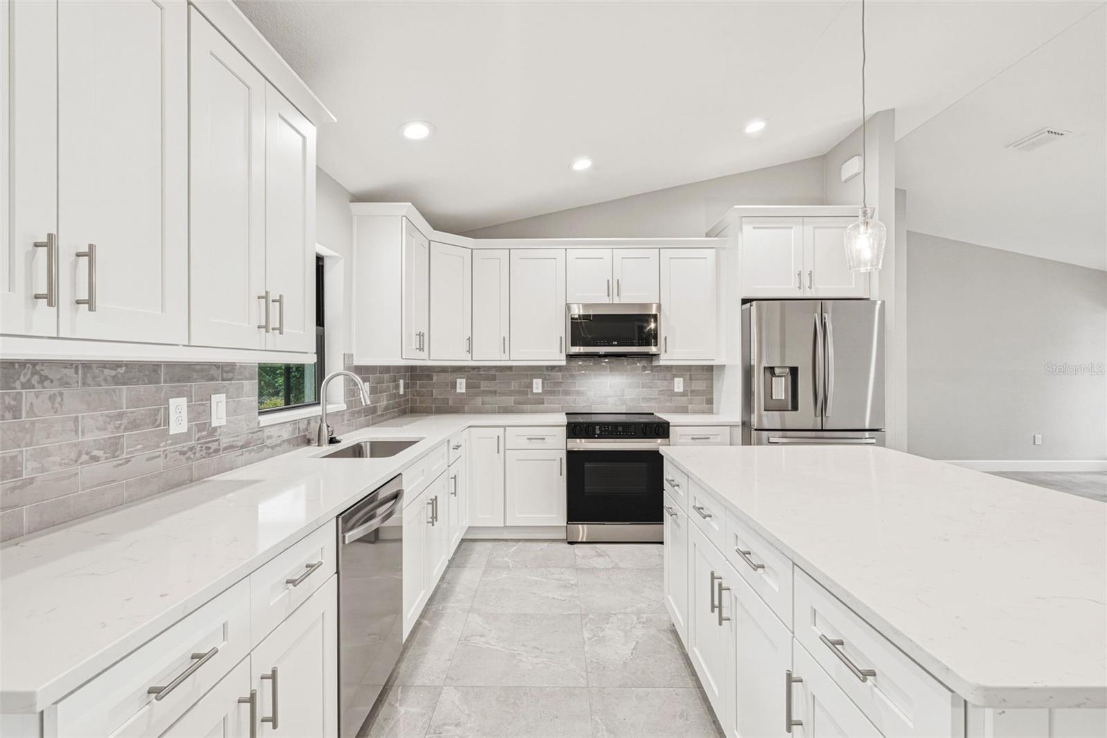 Image 14 of 35 For 7090 Bargello Street