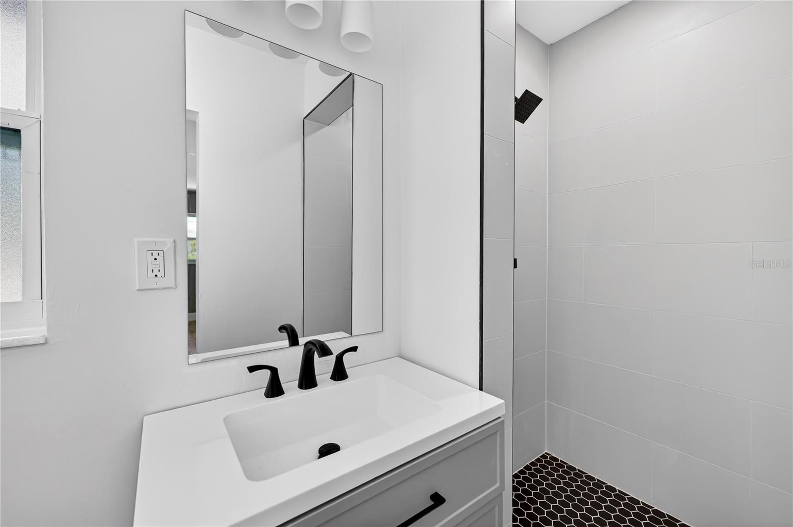 Image 12 of 16 For 2141 Indian Avenue S