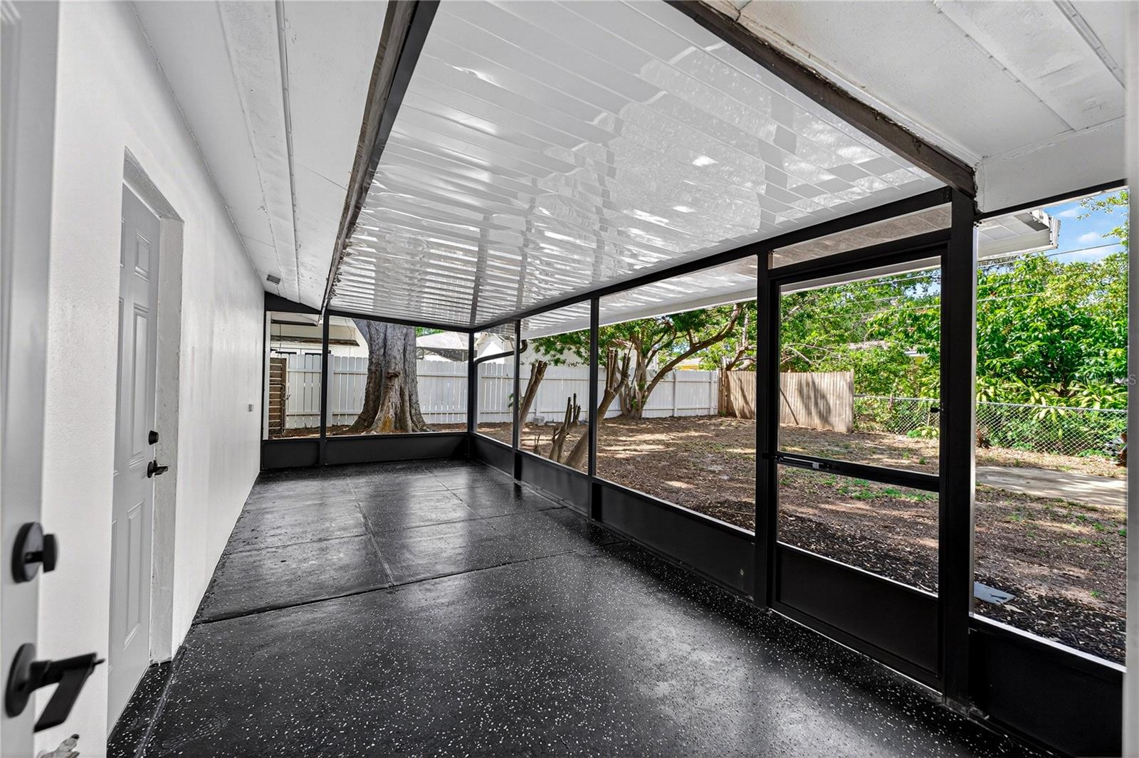 Image 14 of 16 For 2141 Indian Avenue S