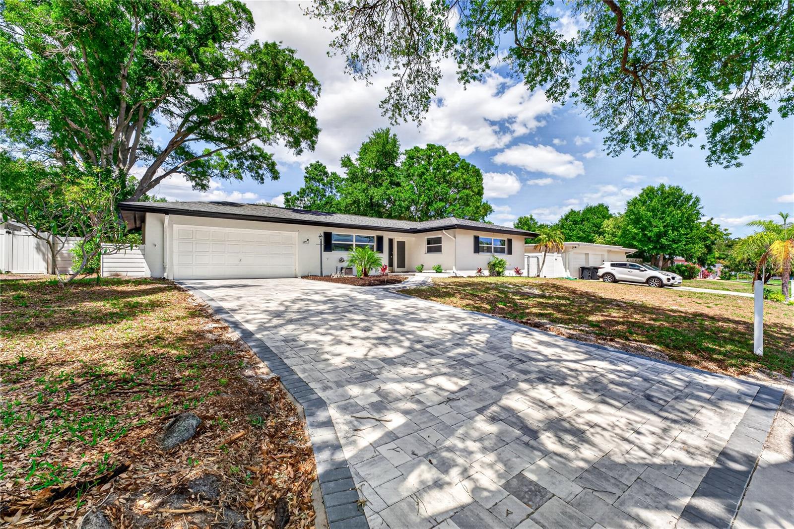 Image 2 of 16 For 2141 Indian Avenue S