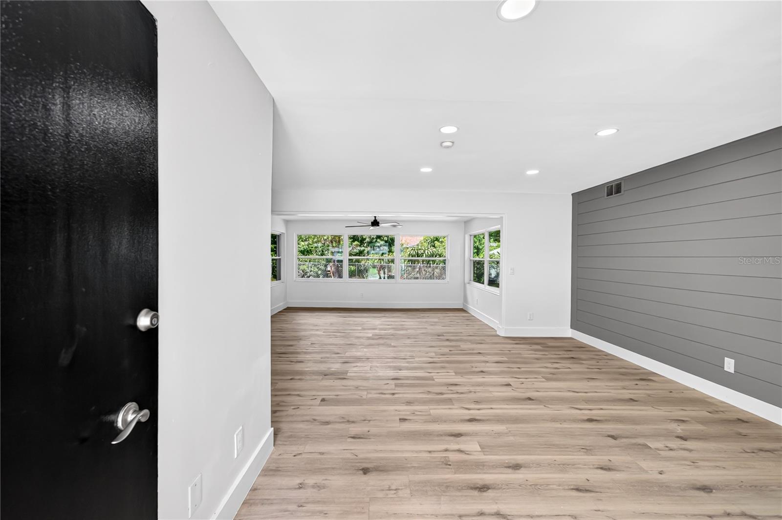 Image 3 of 16 For 2141 Indian Avenue S