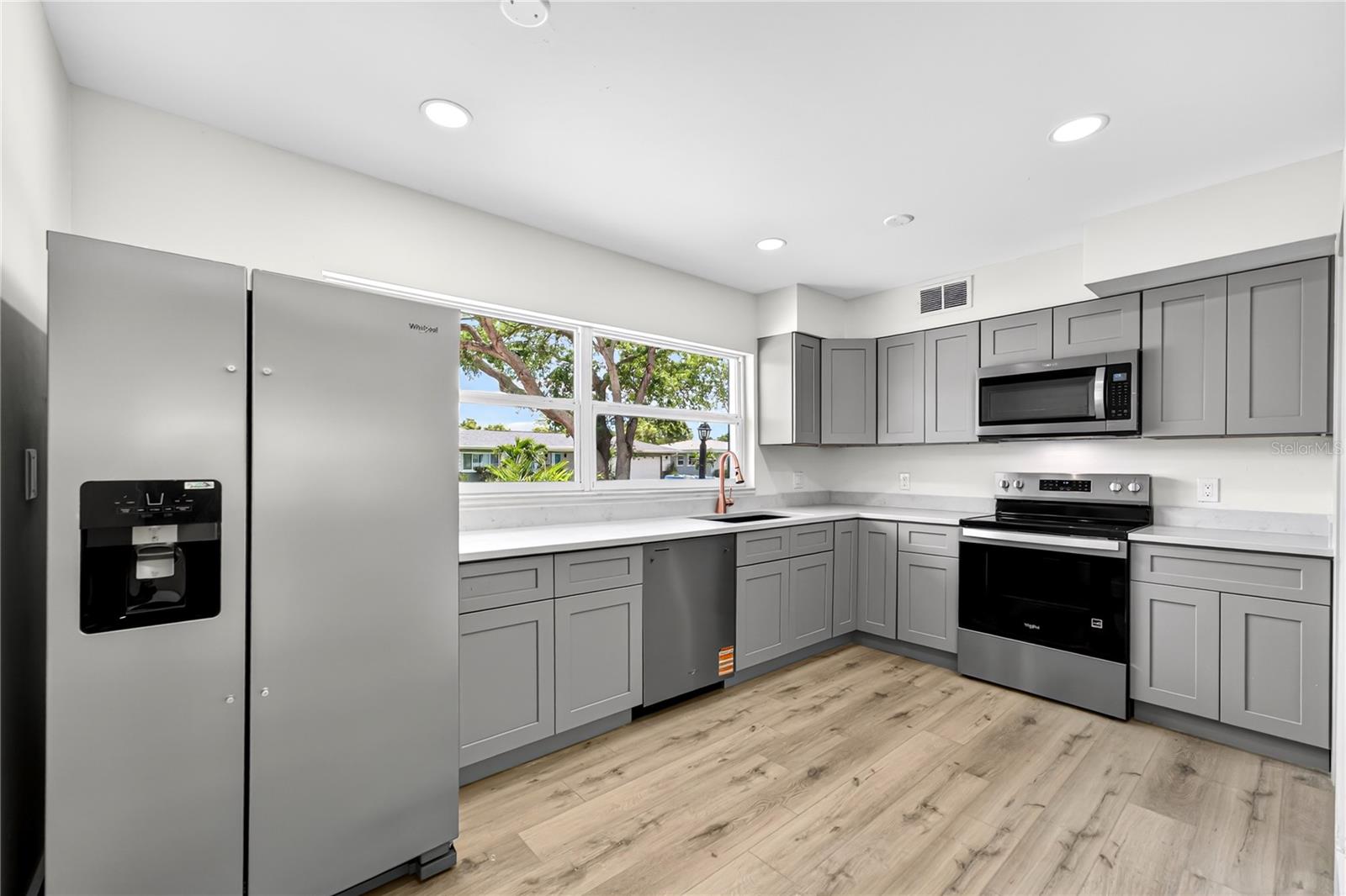 Image 7 of 16 For 2141 Indian Avenue S