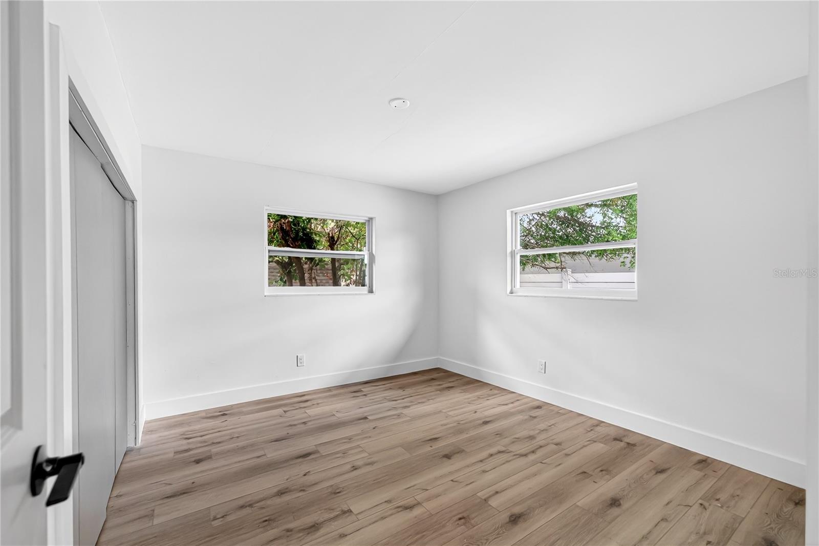 Image 9 of 16 For 2141 Indian Avenue S