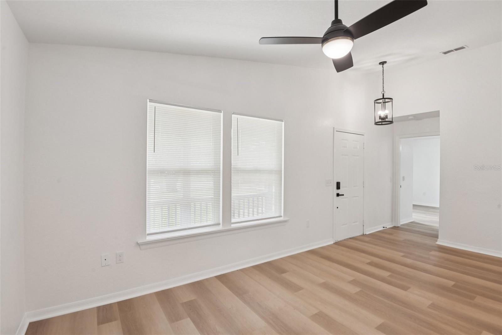 Image 11 of 32 For 505 Petteway Drive